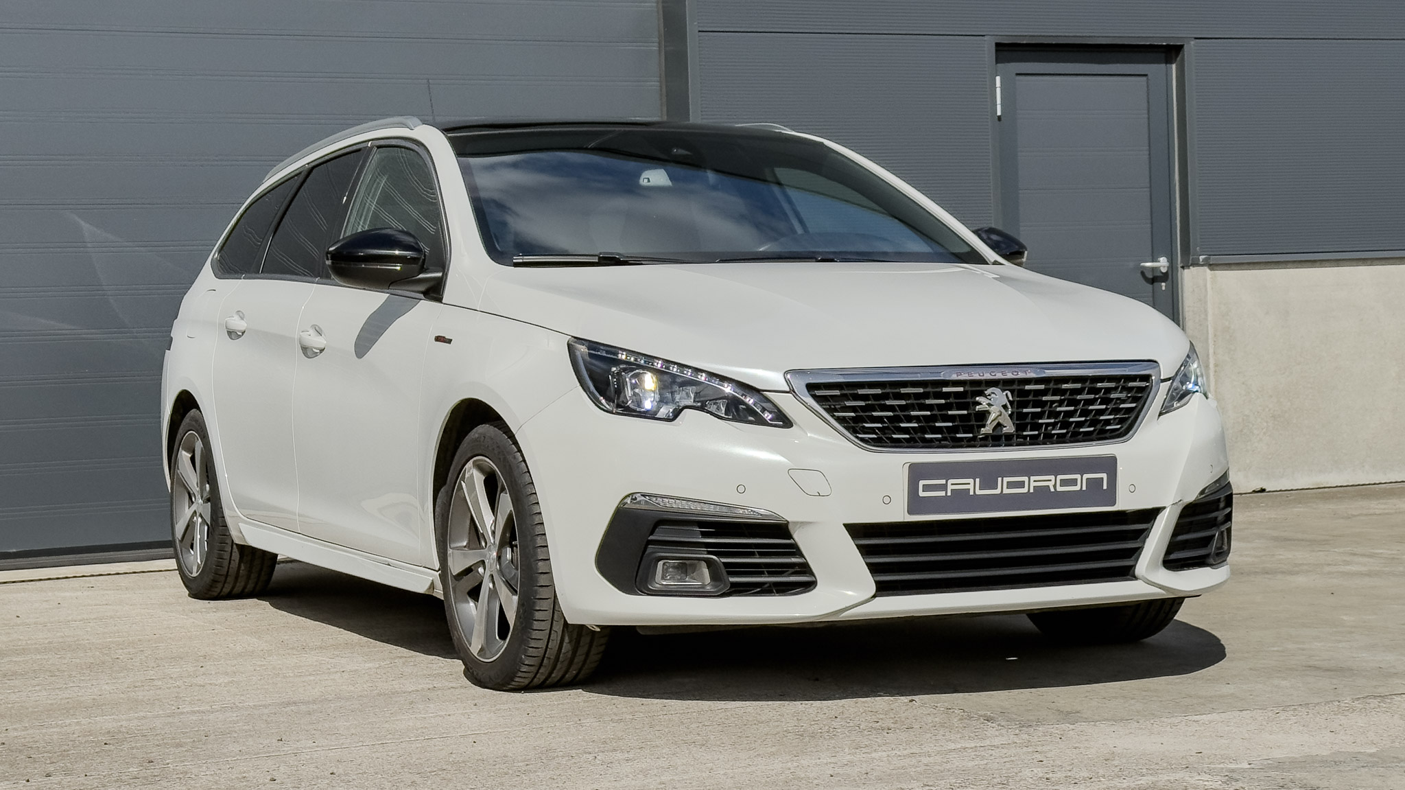 Peugeot 308 - 1.2 eTHP / Pano Dak / Goed Onderhouden/ GT-line Peugeot 308 – 1.2 eTHP / Pano Dak / Goed Onderhouden/ GT-line