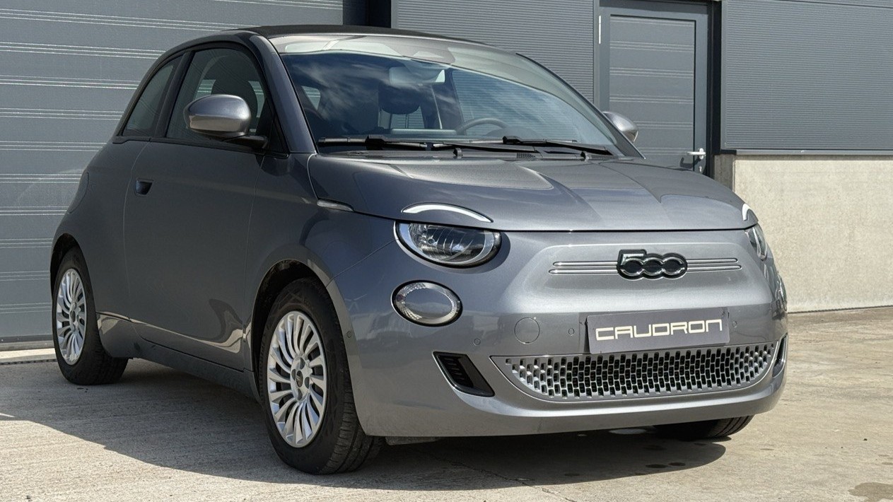 Fiat 500E CABRIO / CAMERA / 43 KWH / 10″ TOUCHSCREEN / LONGE RANGE