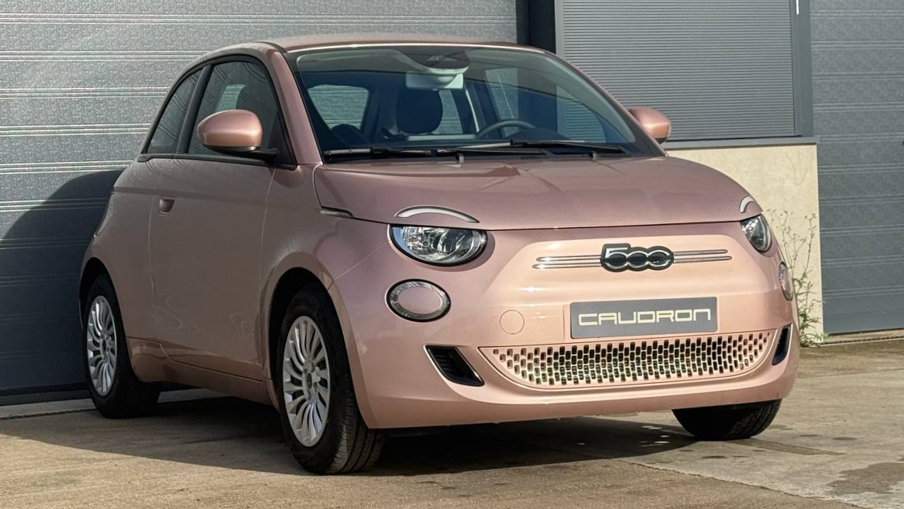 Fiat 500E Long Range / Carplay / 9000km / 43 KWH / 10″ TOUCHSCREEN